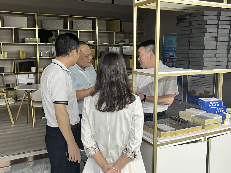 买球官网手机版热烈欢迎广州市建设工程消防协会领导一行莅临我司参观考察 买球官网手机版热烈欢迎广州市建设工程消防协会领导一行莅临我司参观考察